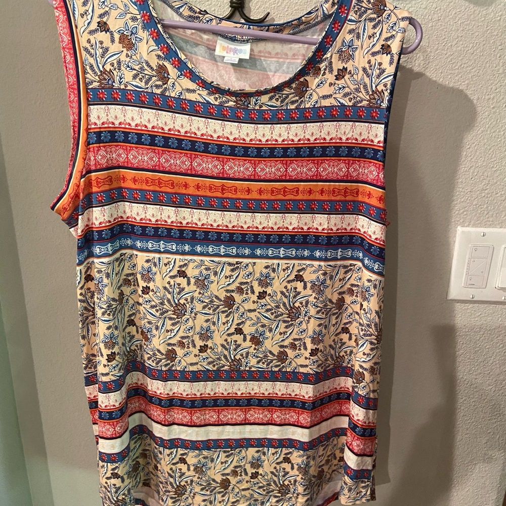 LuLaRoe tank, multi color,